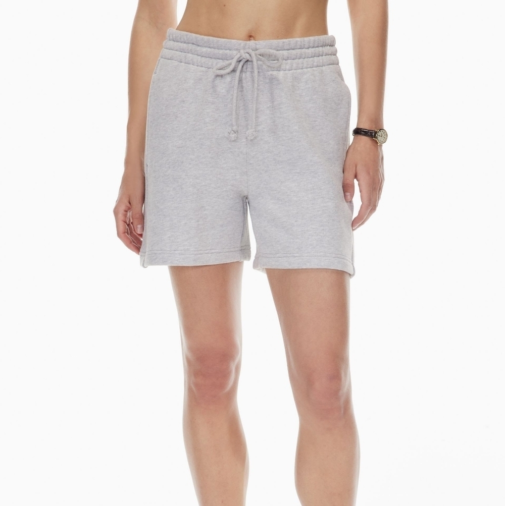 Aritzia TNA CozyAF Fleece Grey Boyfriend Sweatshorts 5" Small